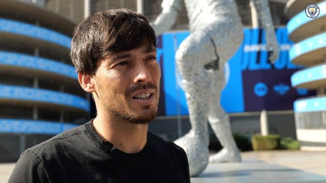 说着，叶长敏满脸关切的问道：海伦娜，你现在情况怎么样了？要不要去医院？如果需要的话你就告诉我，我来安排。